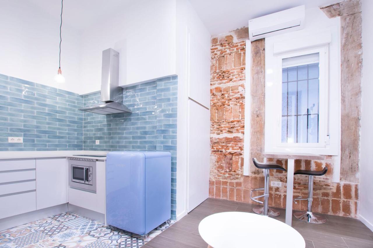 Fancy One-Bedroom La Latina Madrid Exterior photo